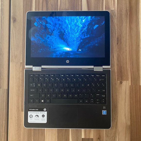 HP 2 in 1 Laptop tablet - Picture 2 of 6